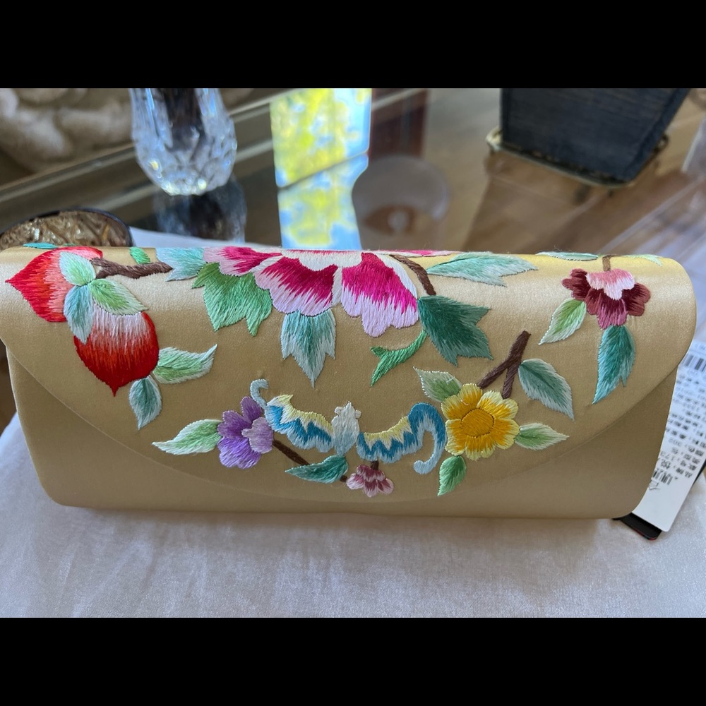 Elegante Chinese Silk Embroidered Shoulder Bag